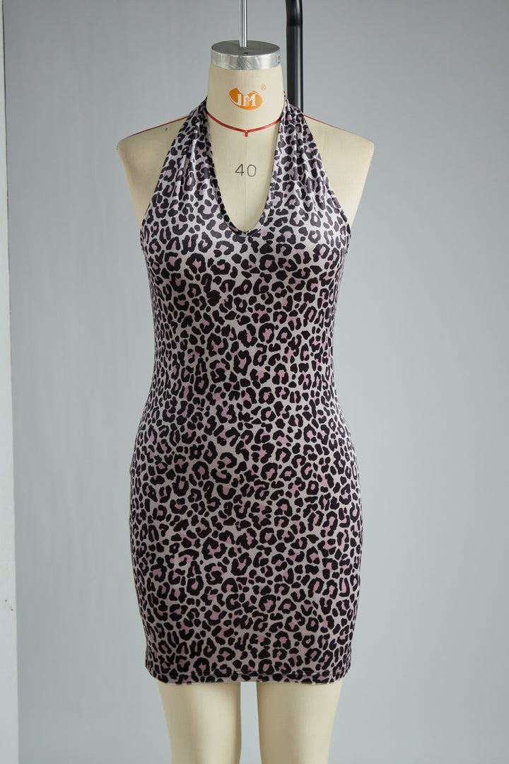 Lore - Elegantes Minikleid Western aus Samt Leopardenmuster mit V-Ausschnitt und schulterfrei und ärmellos