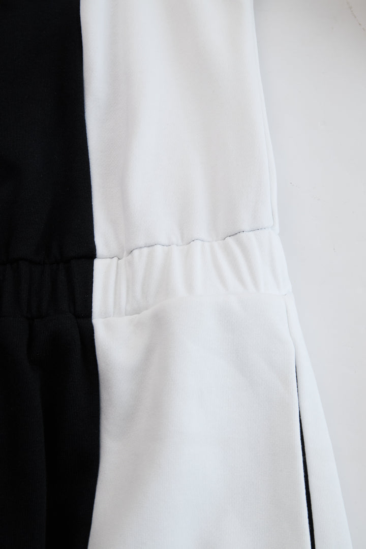 Minna - Overall lässig Retro aus technischem Gewebe im Farbblock-Design mit Reißverschluss und V-Ausschnitt und ärmellosem Schnitt
