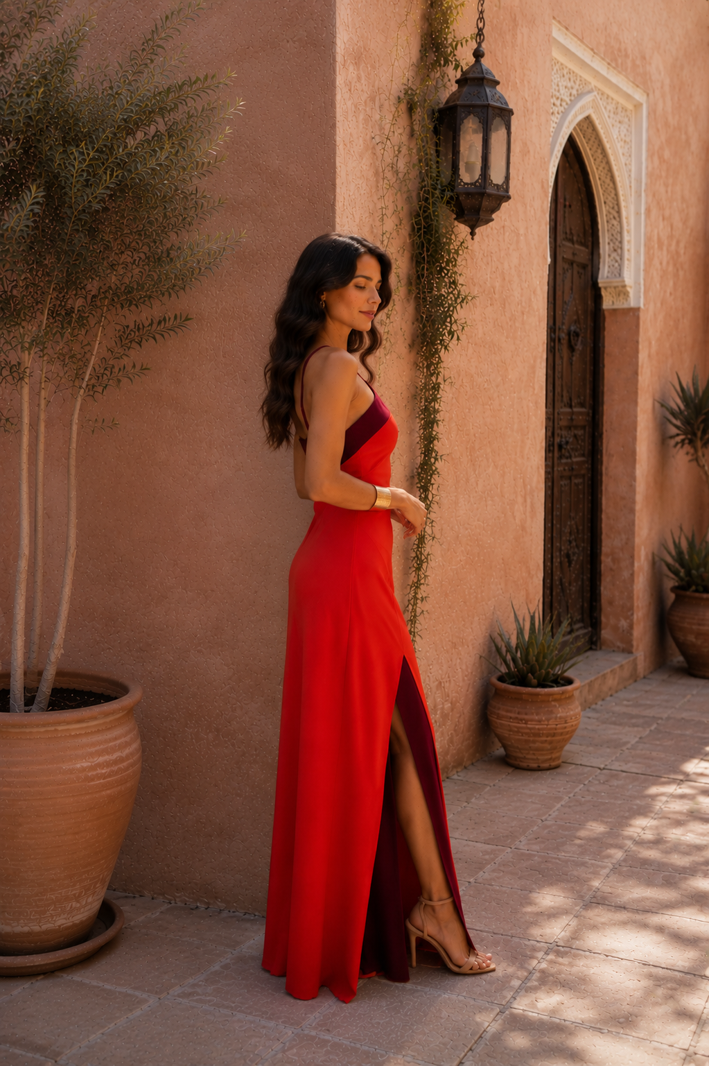 Lena - Maxikleid mit Neckholder und Beinschlitz