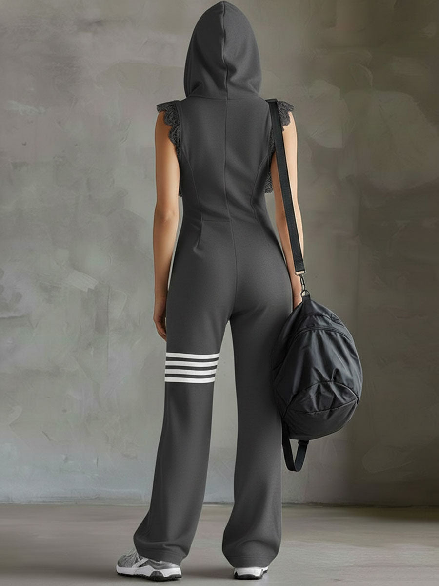 Talea - Overall sportlich im Retro-Stil aus Spitze gestreift mit Reißverschluss und Kapuze ärmellos