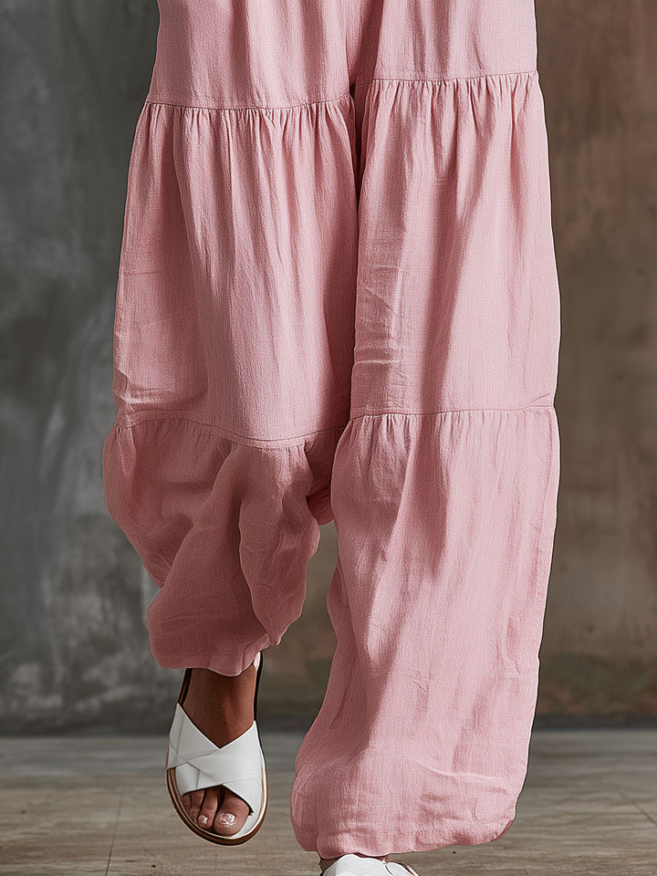 Mina - Overall sportlich im Retro-Stil aus Leinen mit Volants und V-Ausschnitt