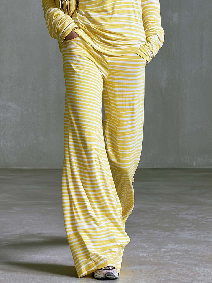 Stella - Sportliches elegantes Hosen-Ensemble aus technischem Gewebe gestreift mit Schnitt weich