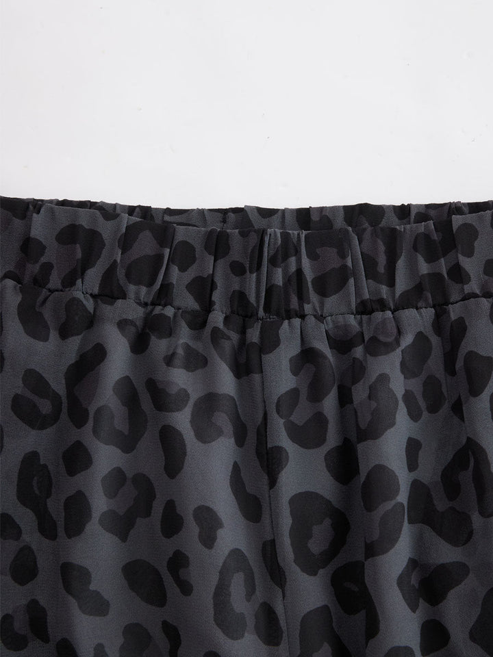 Henriette - Ensemble mit shorts sportlich aus Chiffon Leopardenmuster mit V-Ausschnitt