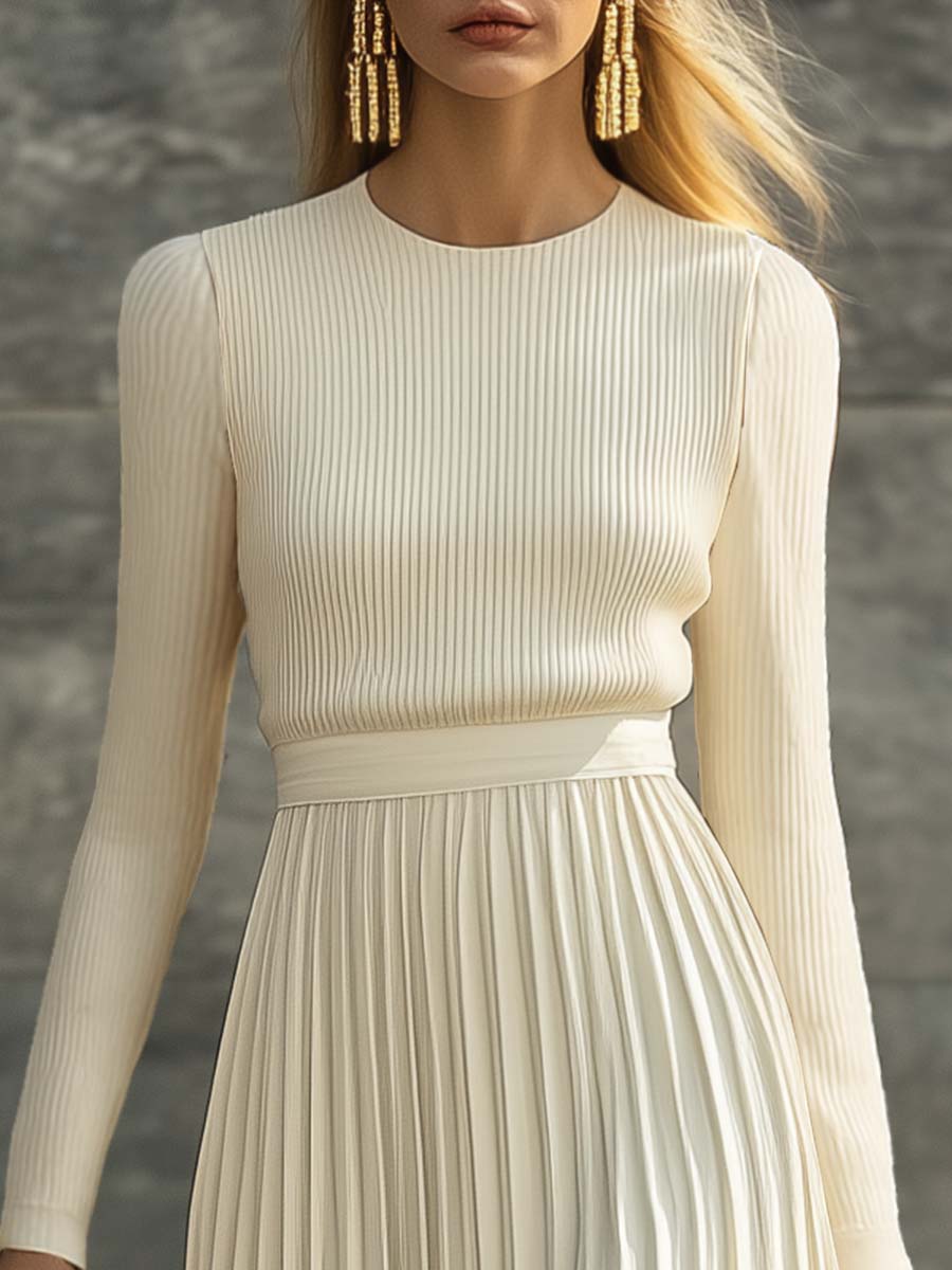 Doris - Elegantes Maxikleid lässig aus Strick plissiert