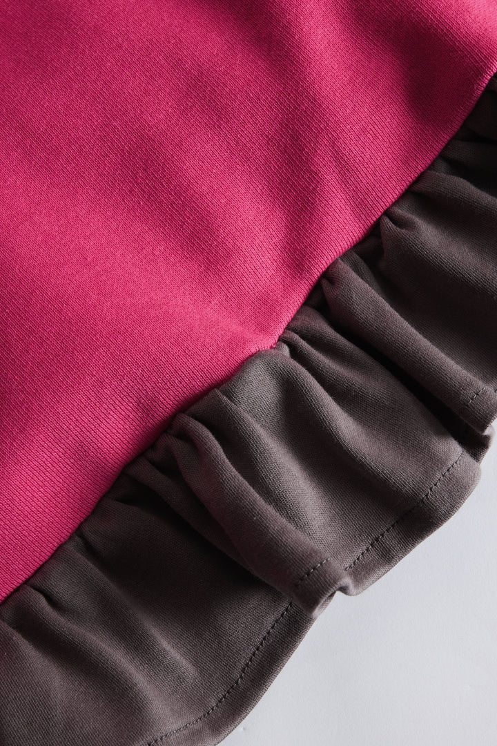 Marla - Sportliches Minikleid aus technischem Gewebe im Farbblock-Design mit Reißverschluss und Volants