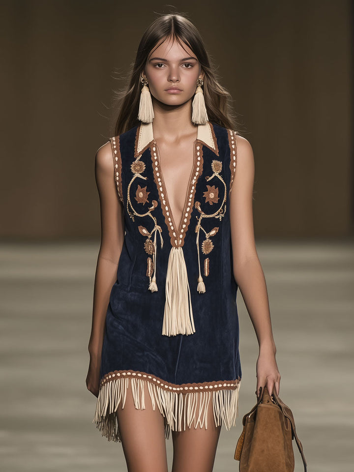 Ela - Minikleid Western im Retro-Stil aus Kunstwildleder Blumenmuster mit Fransen und V-Ausschnitt und ärmellosem Schnitt