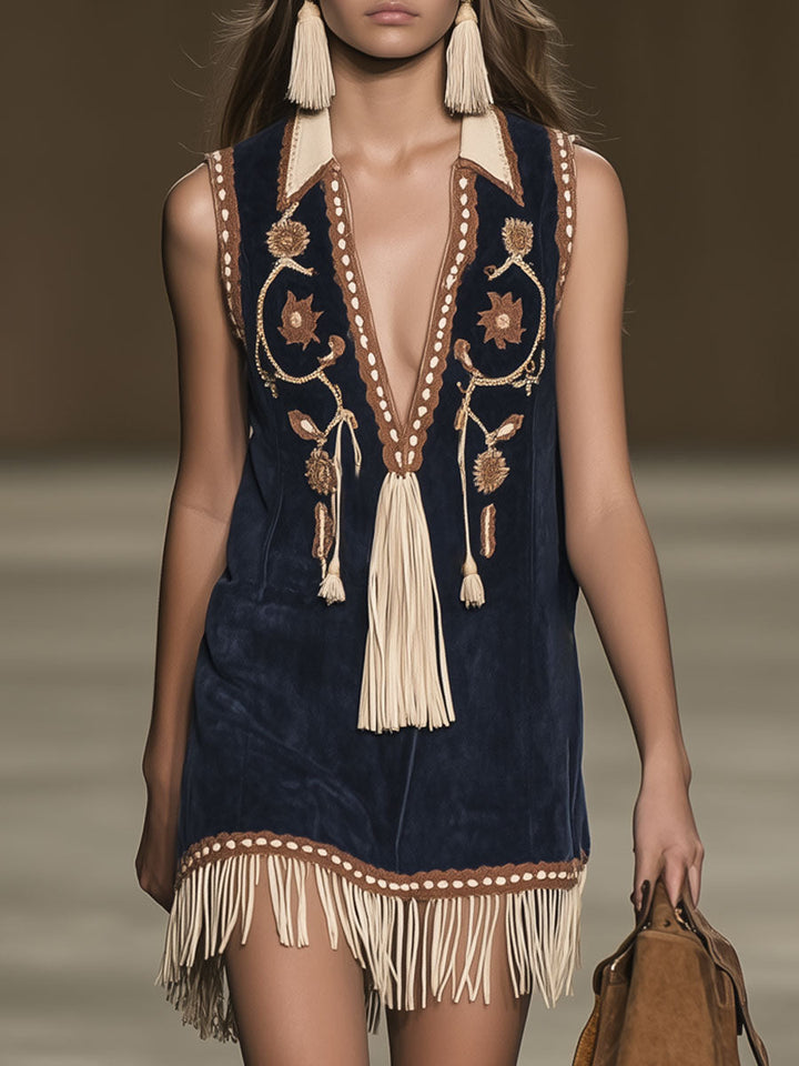 Ela - Minikleid Western im Retro-Stil aus Kunstwildleder Blumenmuster mit Fransen und V-Ausschnitt und ärmellosem Schnitt