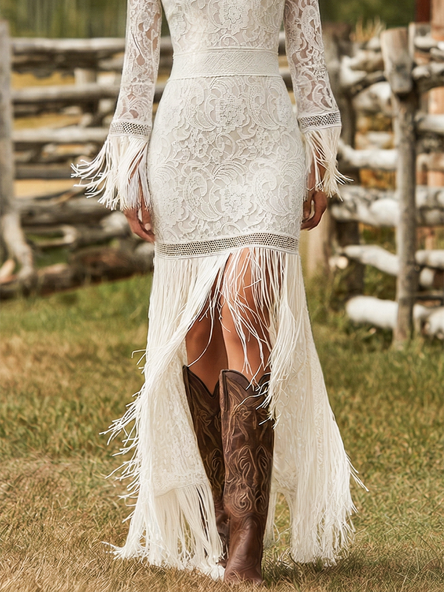 Antje - Maxikleid Western im Retro-Stil aus Spitze mit Fransen und V-Ausschnitt