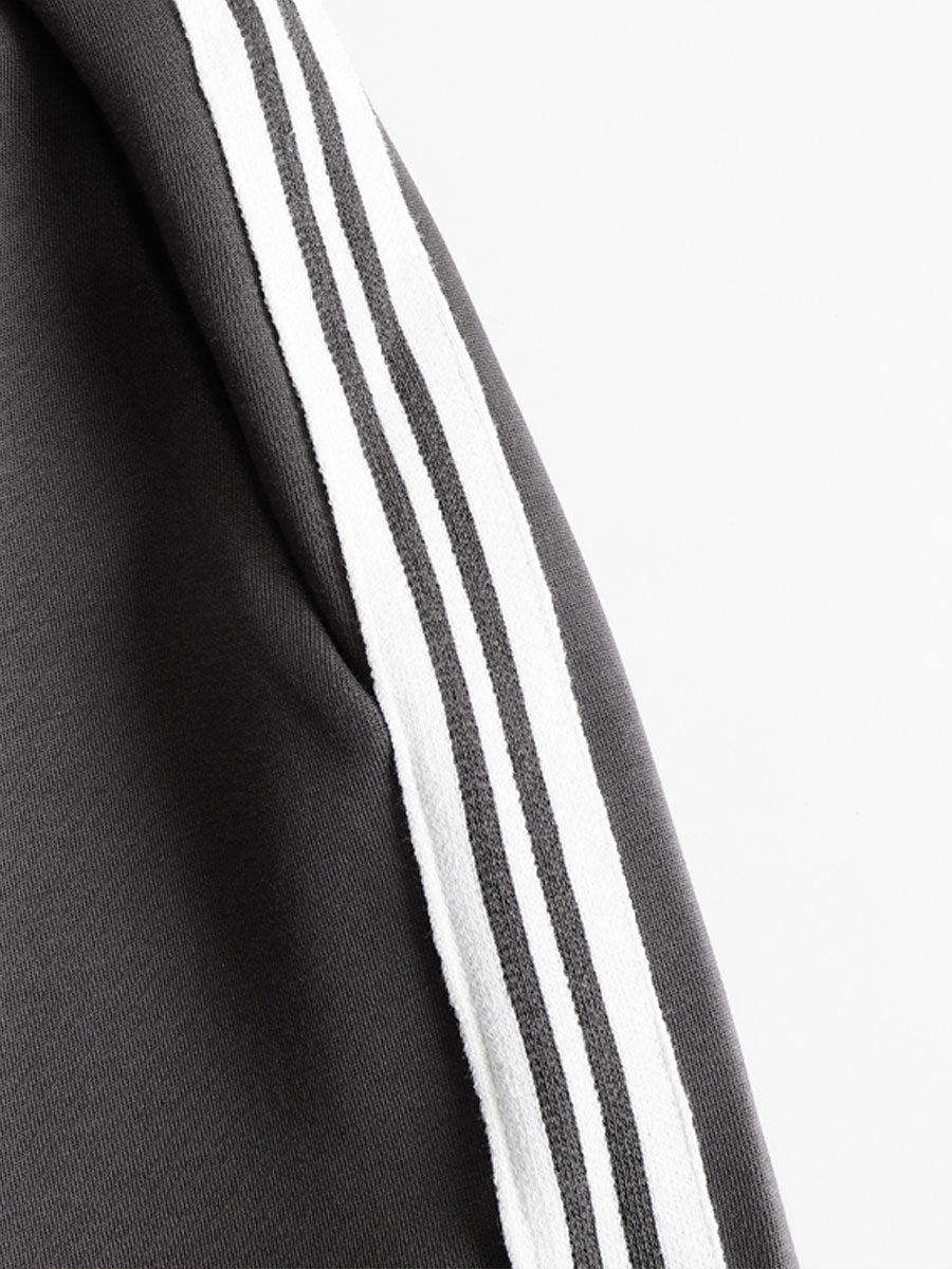 Lilith - Sportliches Hosen-Ensemble im Retro-Stil aus technischem Gewebe gestreift mit Reißverschluss
