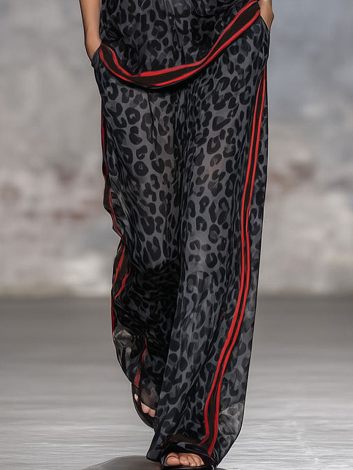 Henriette - Ensemble mit shorts sportlich aus Chiffon Leopardenmuster mit V-Ausschnitt