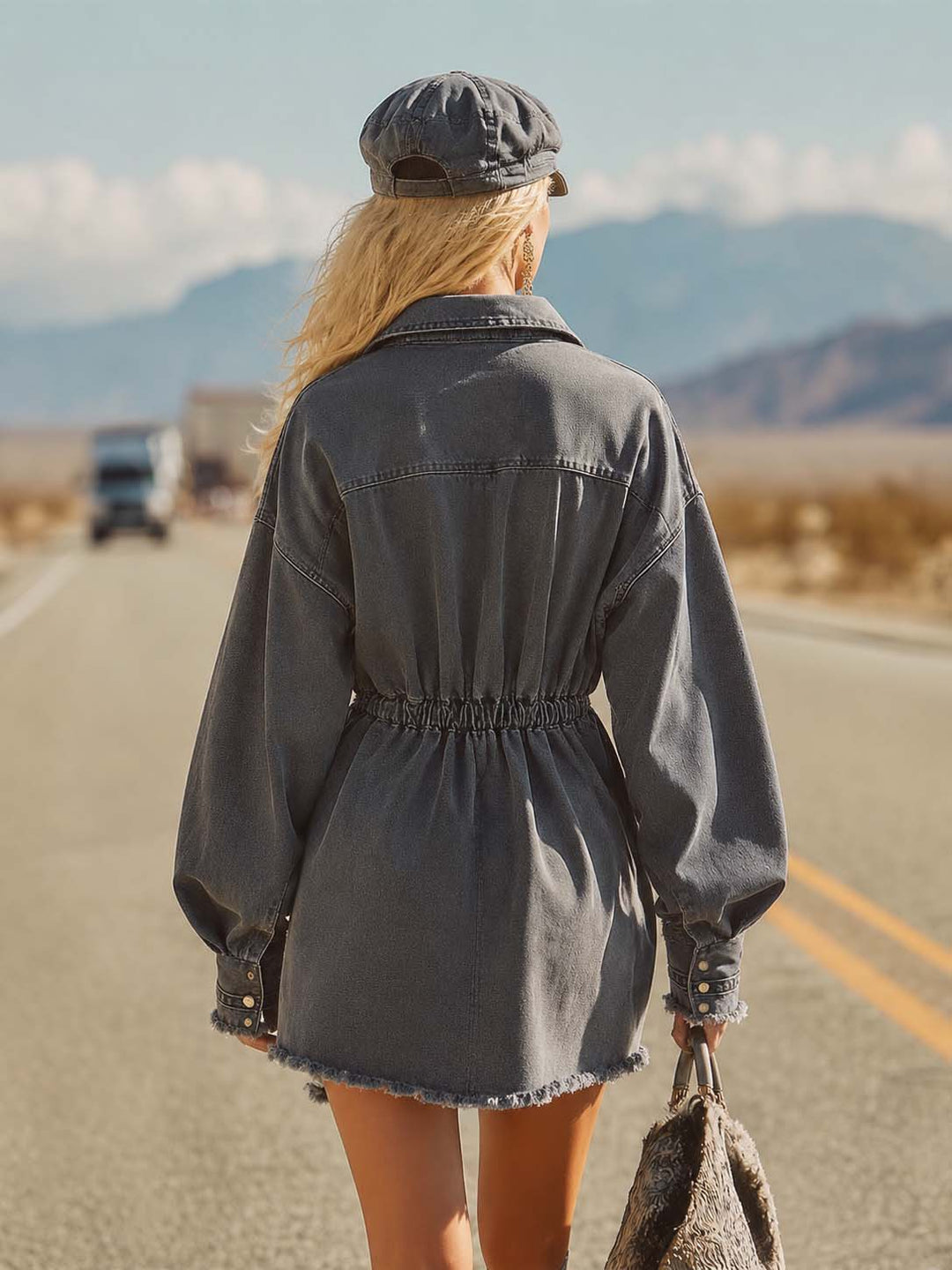 Beate - Minikleid lässig Retro aus Jeansstoff mit Kragen und V-Ausschnitt