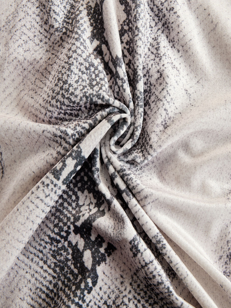 Andrea - Lässiges Hosen-Ensemble Retro aus Samt im Farbblock-Design mit V-Ausschnitt und Kapuze