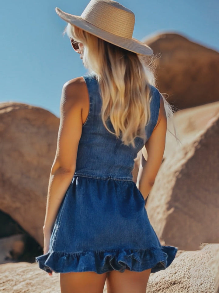 Pauline - Minikleid Western für besondere Abende aus Jeansstoff mit Volants und V-Ausschnitt und ärmellosem Schnitt