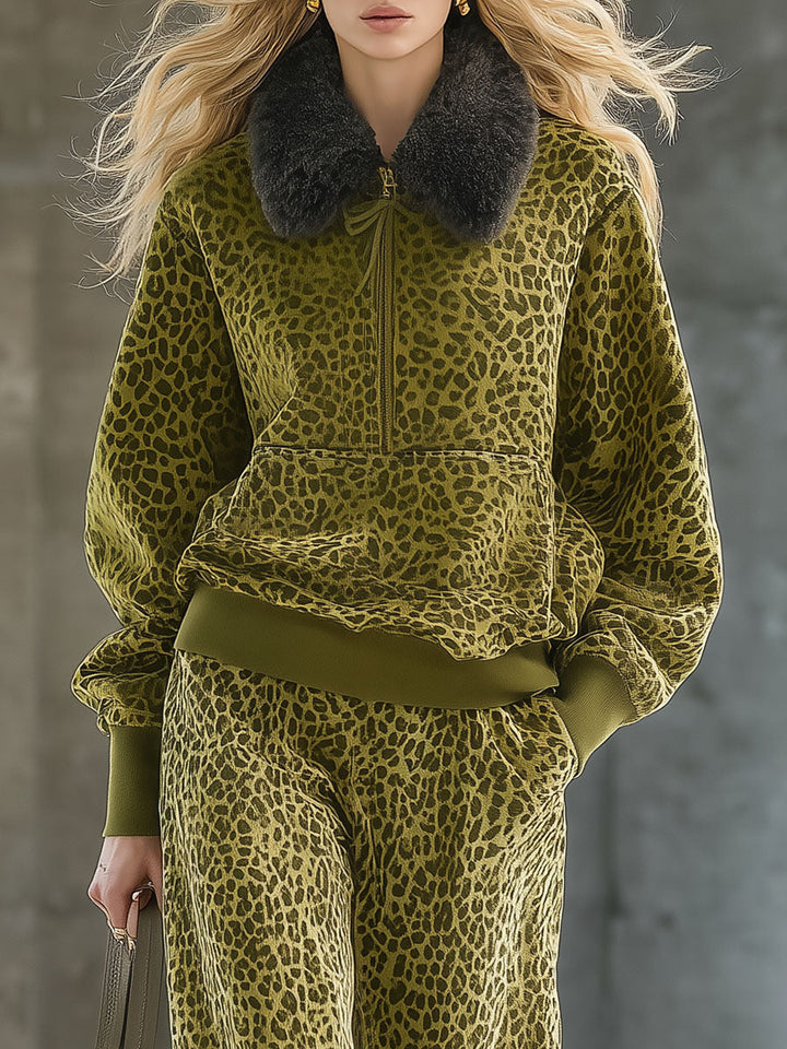 Liya - Sportliches Hosen-Ensemble aus Samt Leopardenmuster mit Kragen und V-Ausschnitt