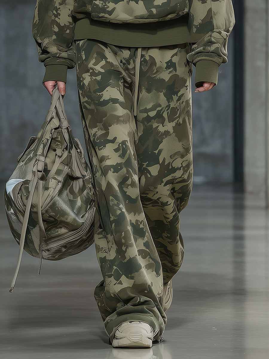 Laila - Lässiges Hosen-Ensemble sportlich aus technischem Gewebe Camouflage mit Kragen und V-Ausschnitt