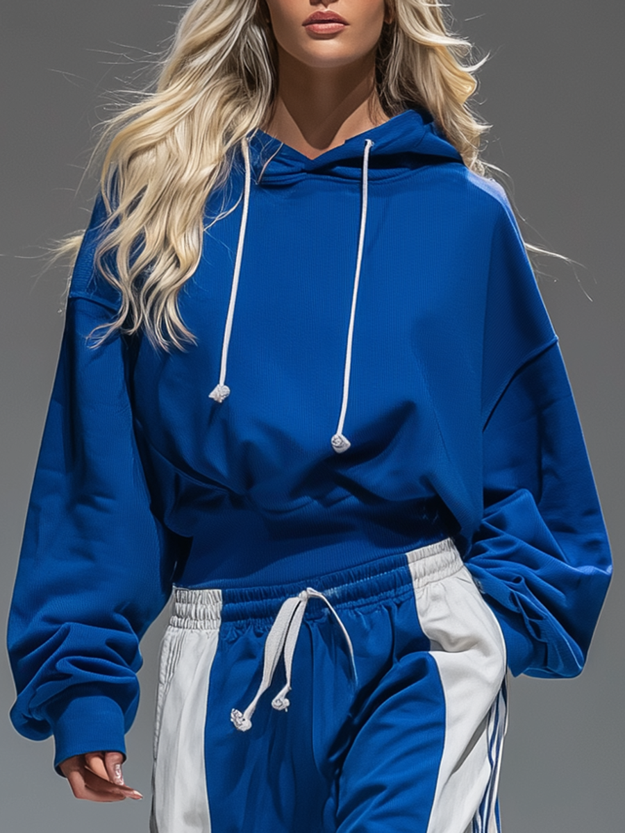 Hedi - Sportliches Hosen-Ensemble im Retro-Stil aus technischem Gewebe gestreift mit Kapuze