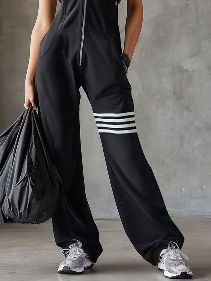 Talea - Overall sportlich im Retro-Stil aus Spitze gestreift mit Reißverschluss und Kapuze ärmellos