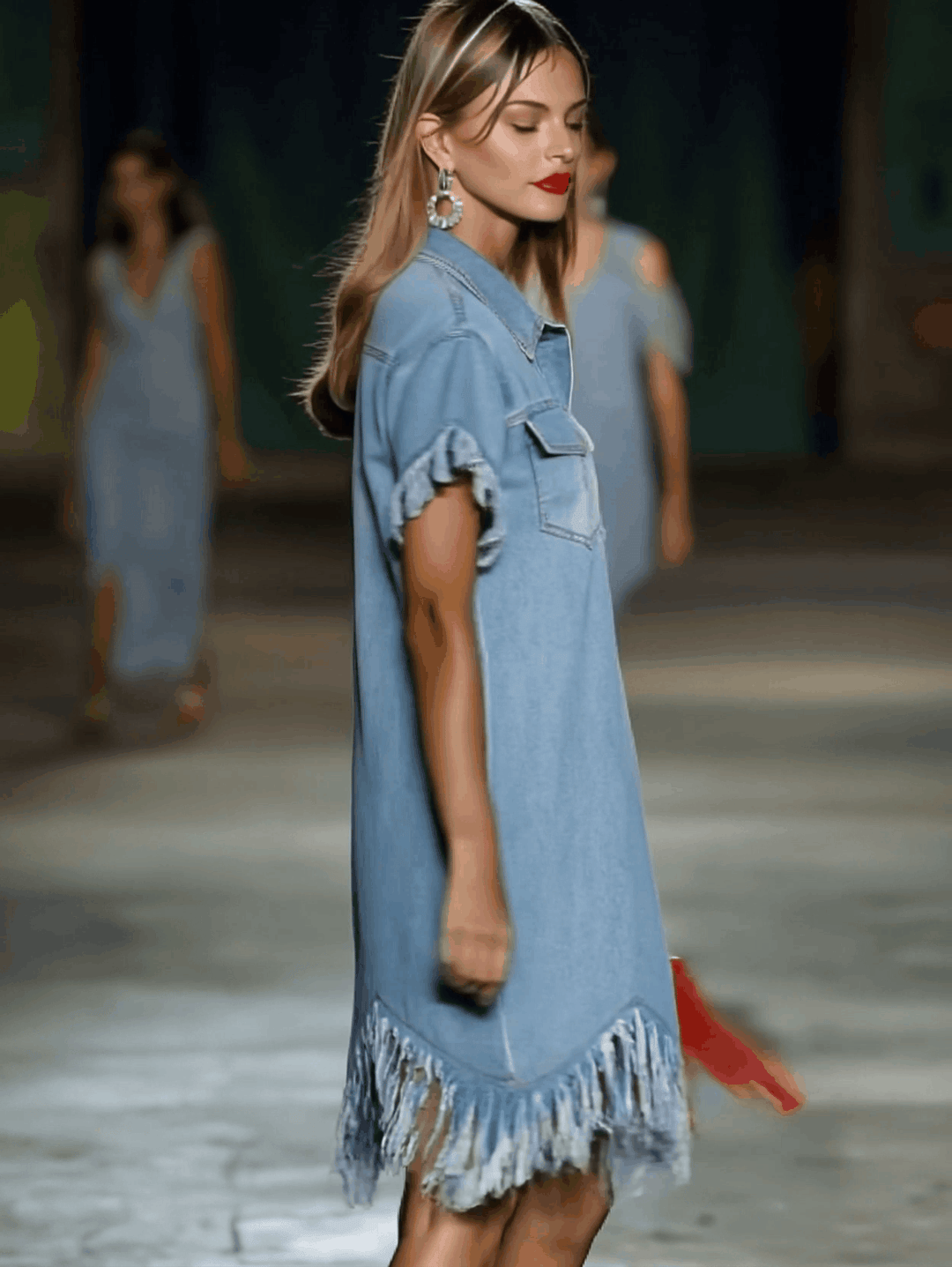 Verena - Minikleid lässig Retro aus Jeansstoff mit Fransen und V-Ausschnitt