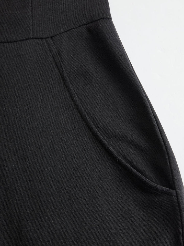 Talea - Overall sportlich im Retro-Stil aus Spitze gestreift mit Reißverschluss und Kapuze ärmellos