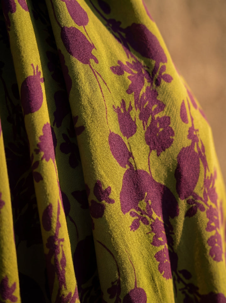Emilia - Florales Maxikleid mit fließendem Fall