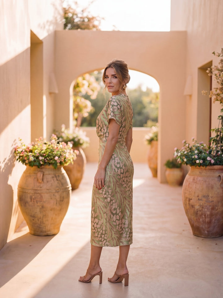 Leonie - Midikleid mit Knotendetail und fließendem Fall