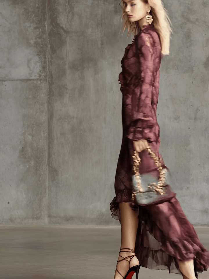 Katrin - Elegantes Maxikleid für den Urlaub aus Chiffon abstrakt mit Volants und V-Ausschnitt