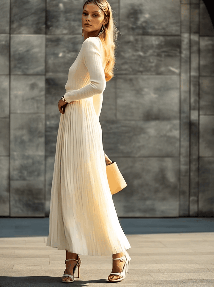 Doris - Elegantes Maxikleid lässig aus Strick plissiert