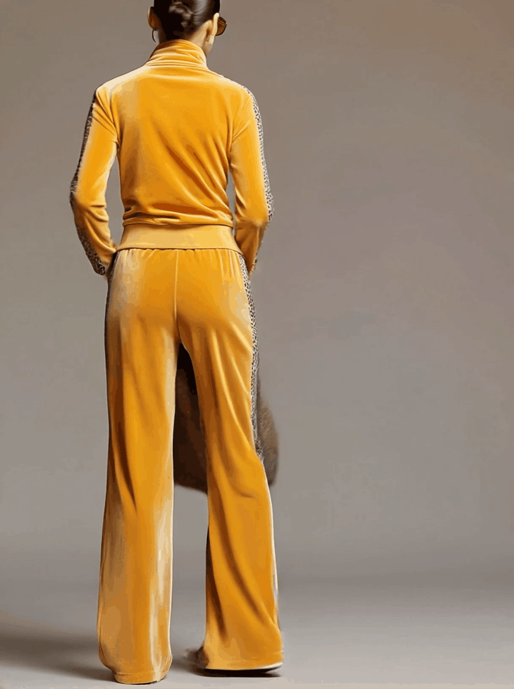 Nieke - Lässiges Hosen-Ensemble Retro aus Samt Leopardenmuster mit Kragen
