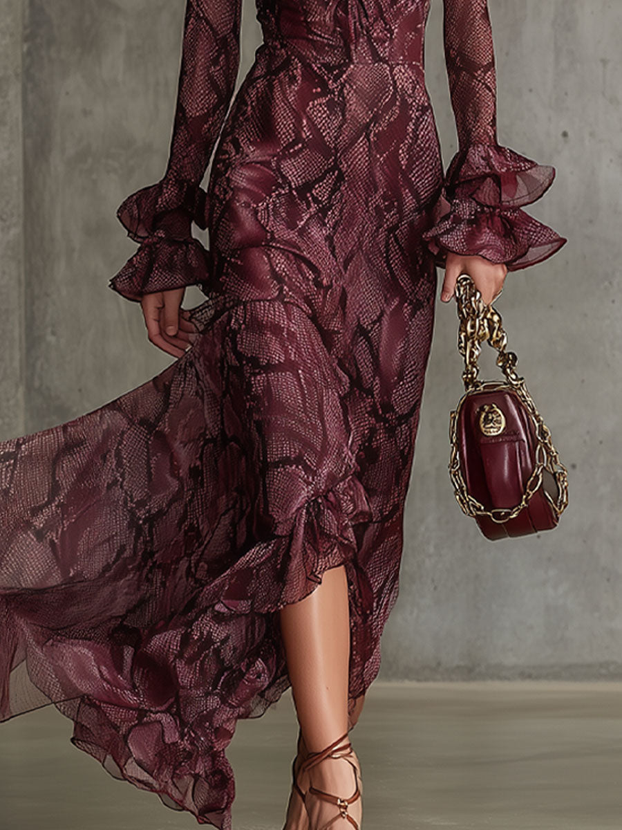Katrin - Elegantes Maxikleid für den Urlaub aus Chiffon abstrakt mit Volants und V-Ausschnitt