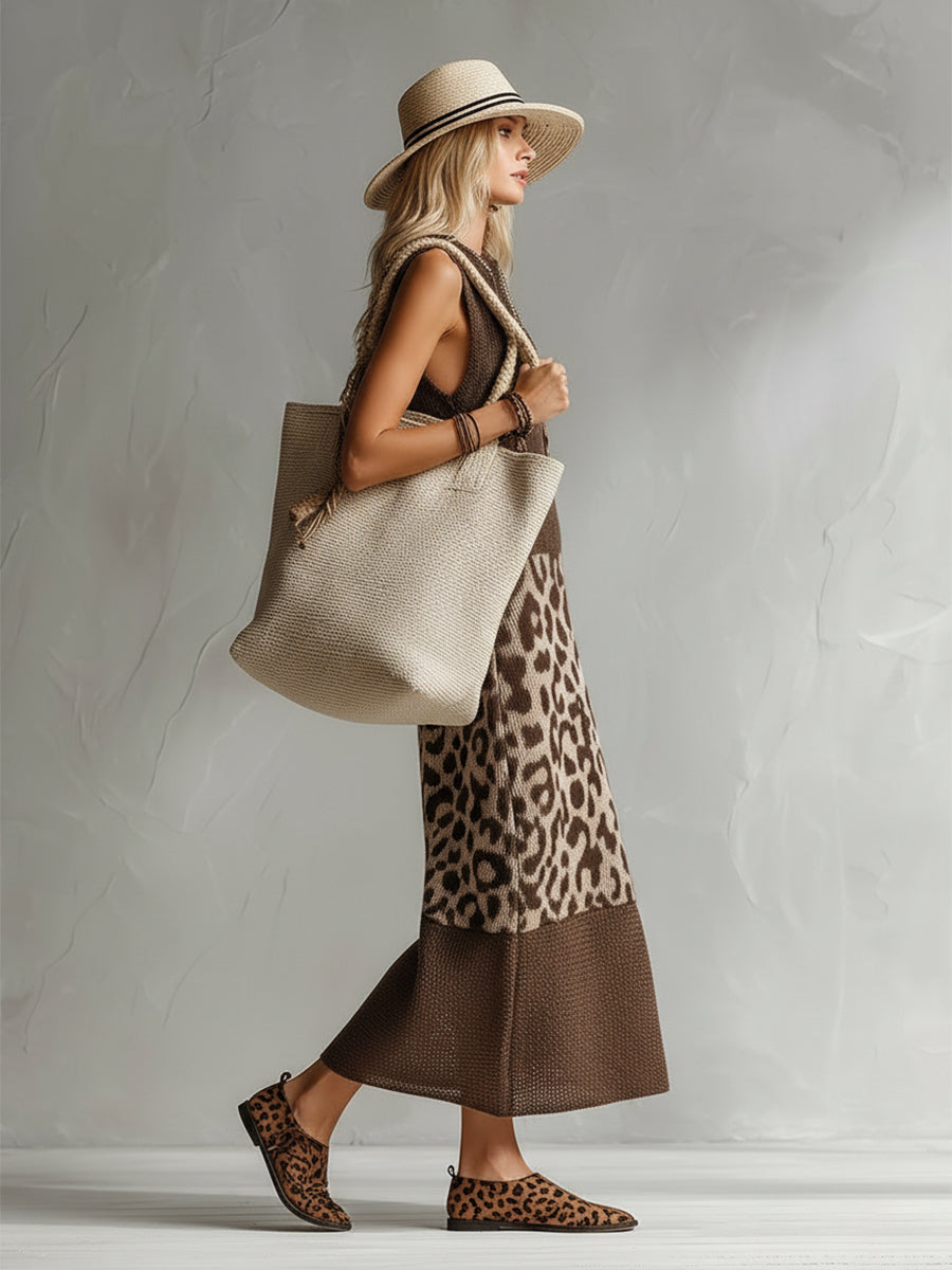 Alma - Elegantes Maxikleid Western aus Strick Leopardenmuster mit Einsätzen und durchbrochenen Details ärmellos
