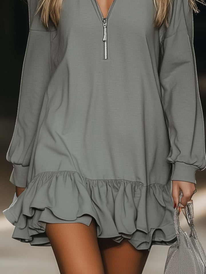 Margot - Minikleid lässig sportlich aus technischem Gewebe mit Reißverschluss und Volants