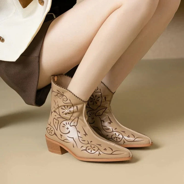 Annika - Stiefeletten Western mit Reißverschluss und Absatz mit Auftritt ausdrucksstark