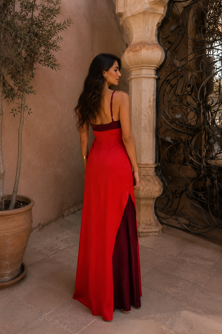 Lena - Maxikleid mit Neckholder und Beinschlitz