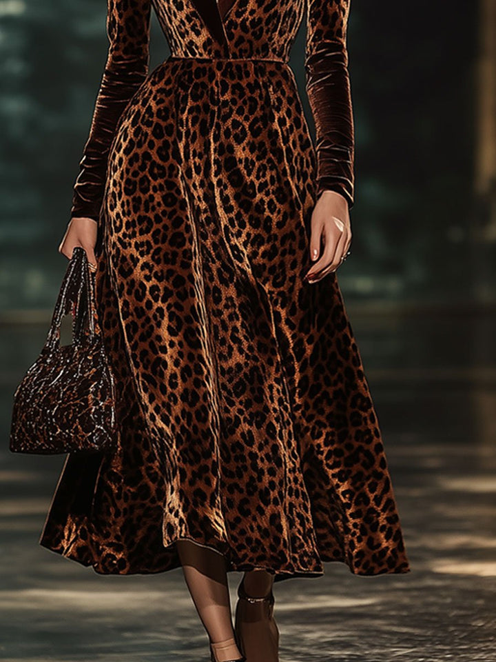 Juna - Midikleid aus Samt Leopardenmuster mit Kragen und V-Ausschnitt