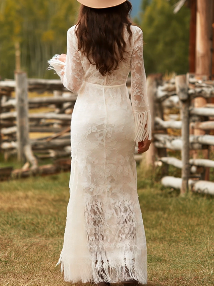 Antje - Maxikleid Western im Retro-Stil aus Spitze mit Fransen und V-Ausschnitt